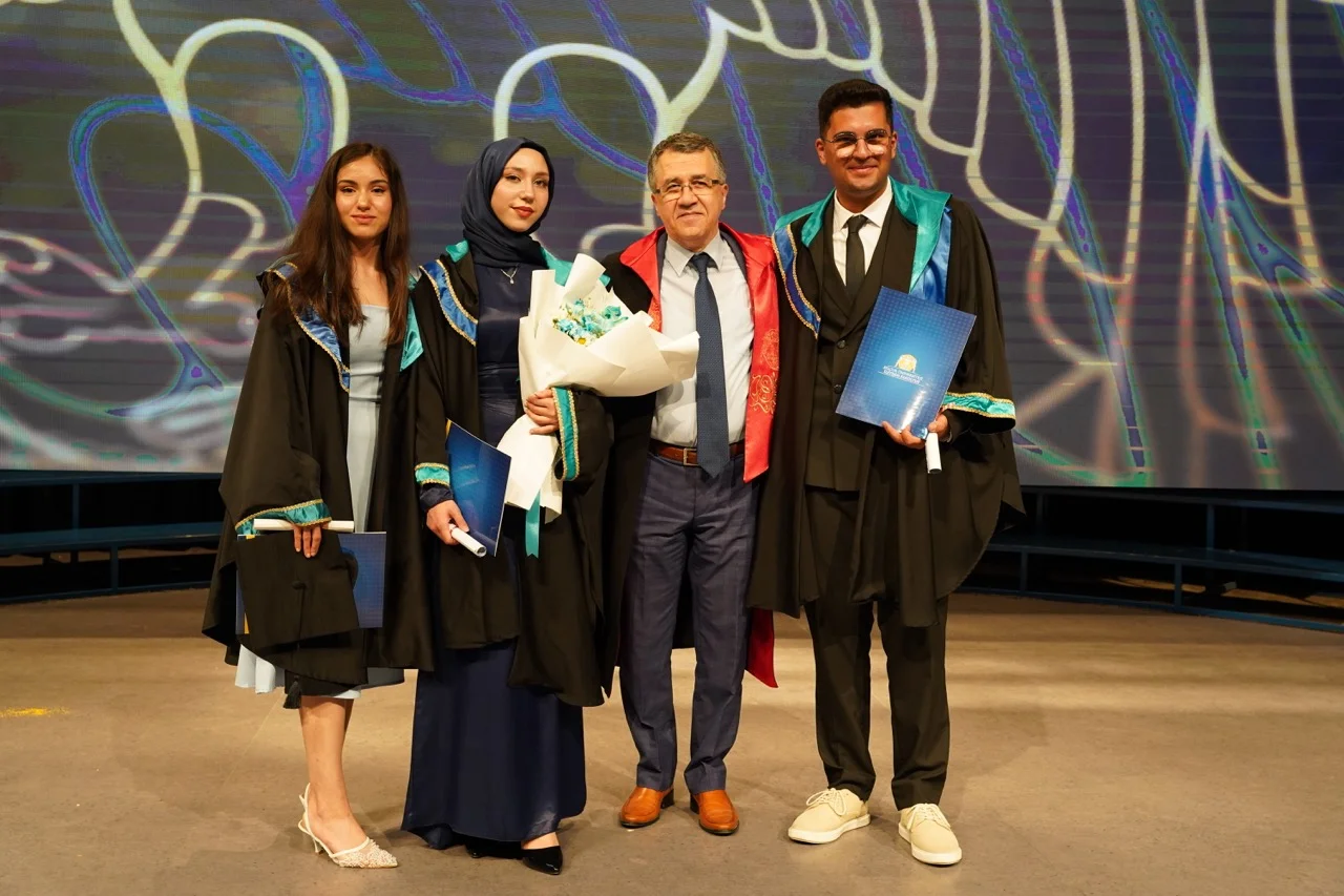 Selçuk İletişim, 29’uncu dönem mezunlarını uğurladı